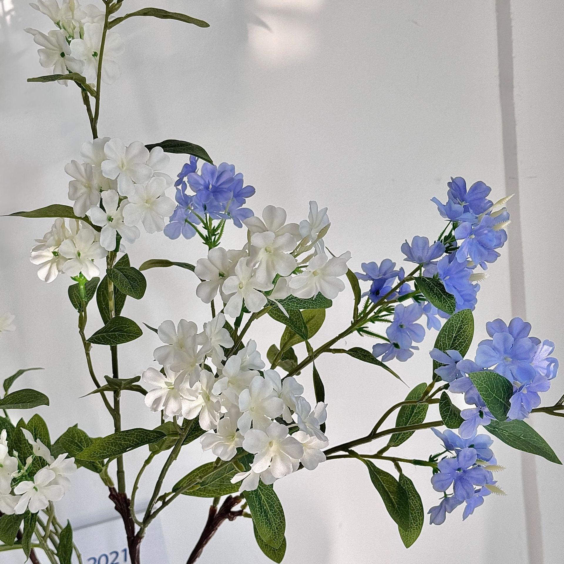 Artificial flower: long-stemmed hydrangea (Set of 4, Vase Not Included)